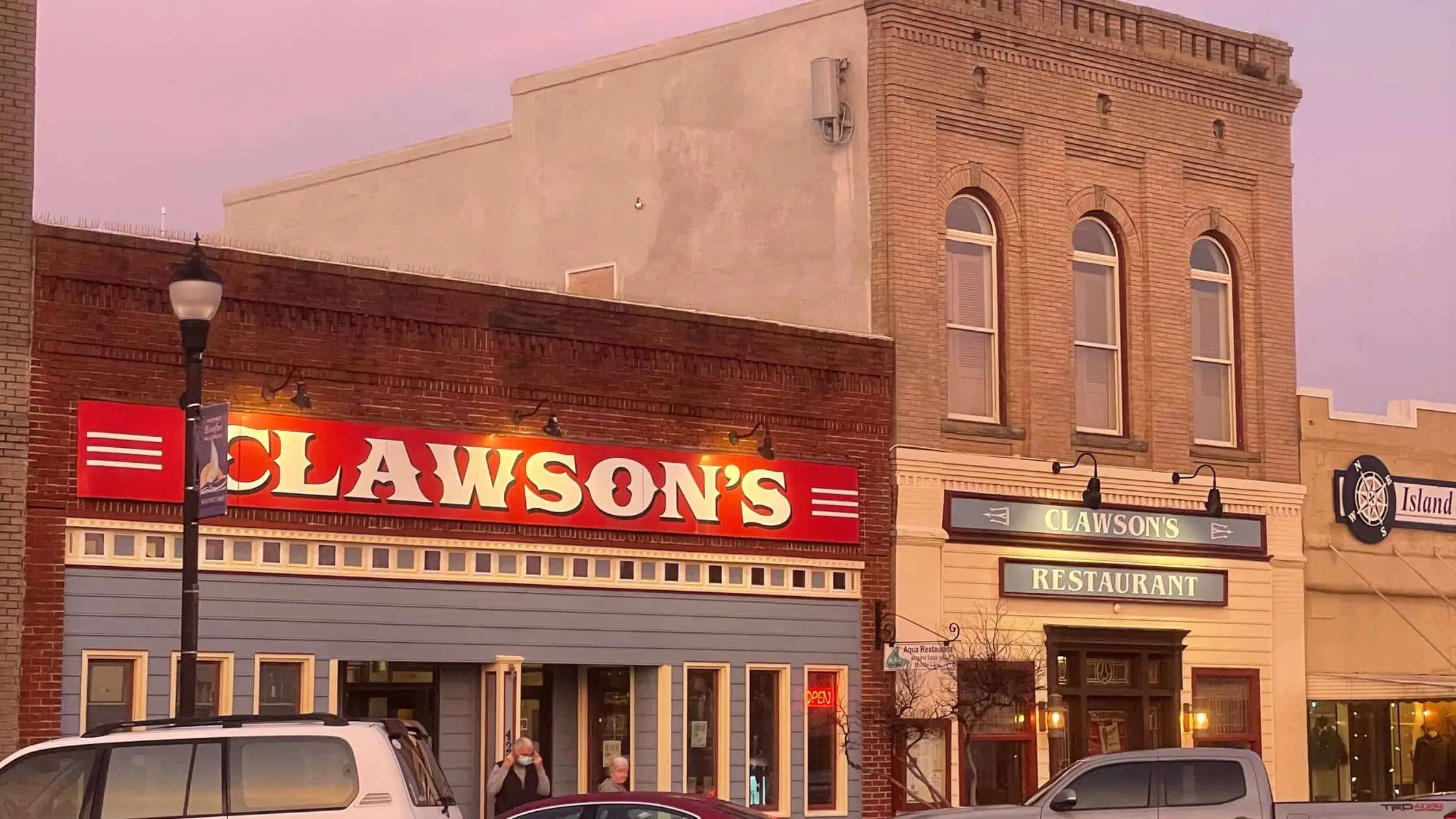 Clawson's 1905 Restaurant & Pub
