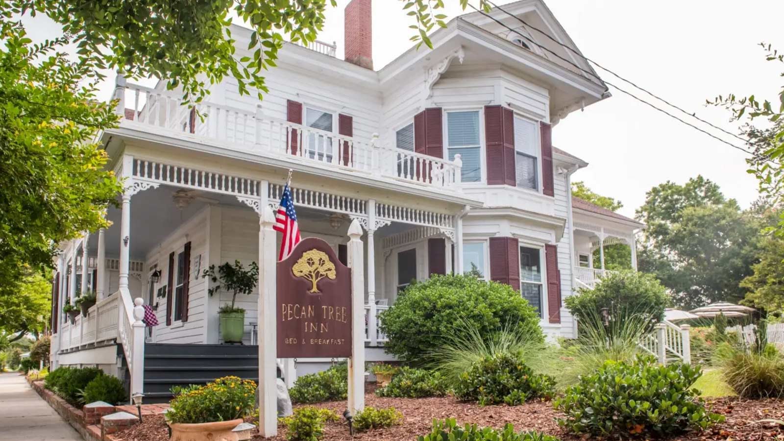 Pecan Tree Inn
